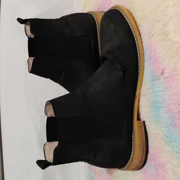 J75 Chelsea Boots Sz.10 Gently Worn (E-1 CRATE) - Picture 9 of 15